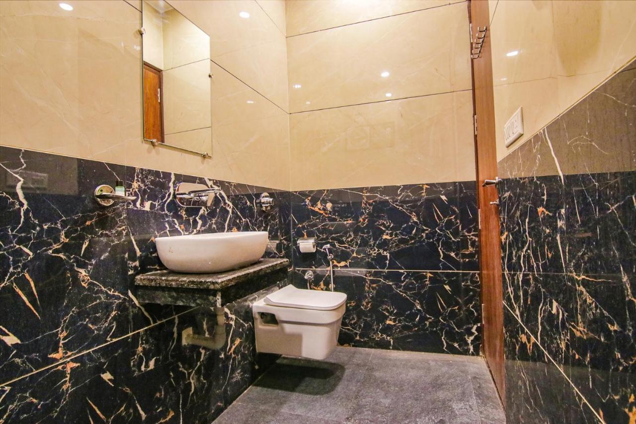 Fabhotel Aryan Grand Amritsar Buitenkant foto